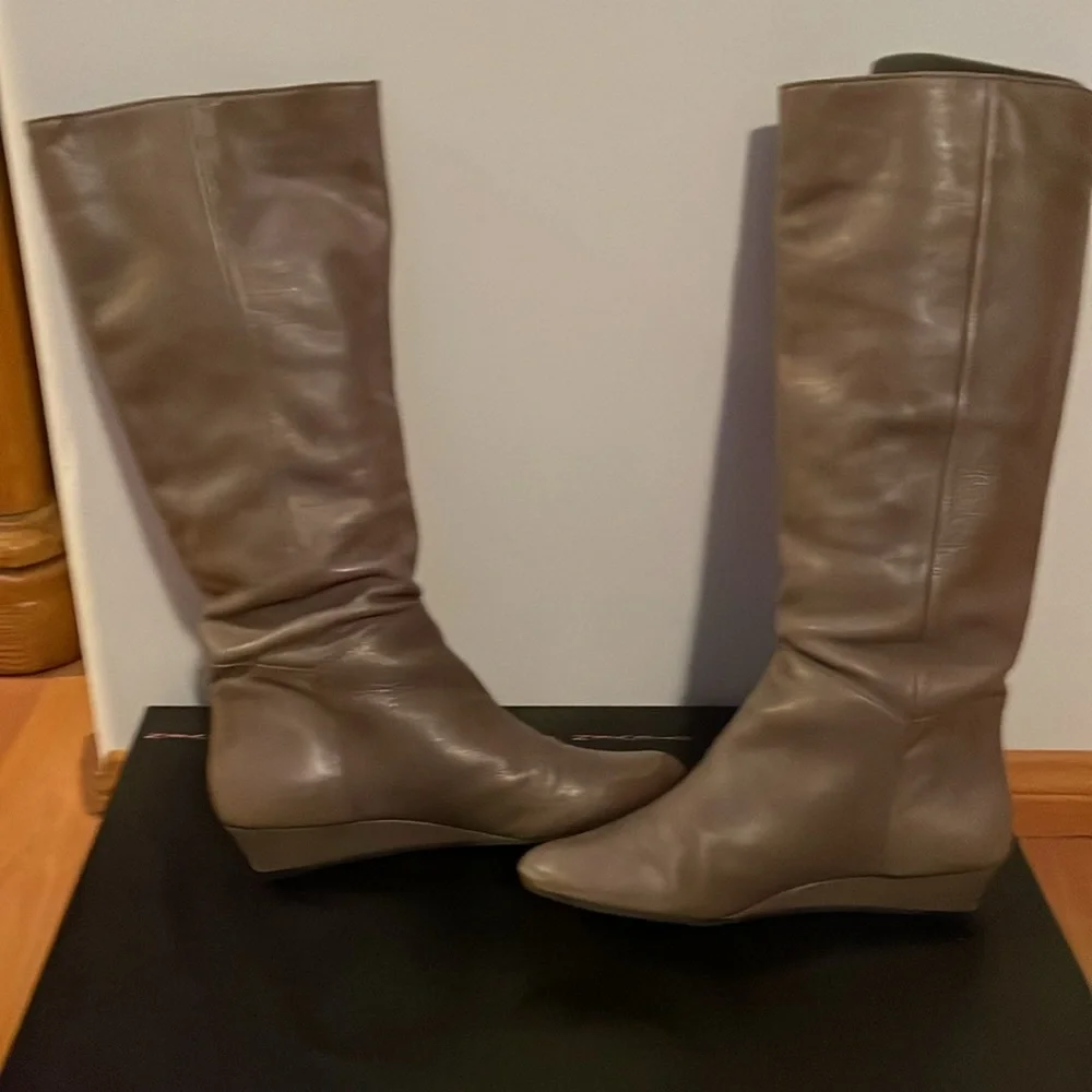 Grey leather boots - Picture 6 of 10